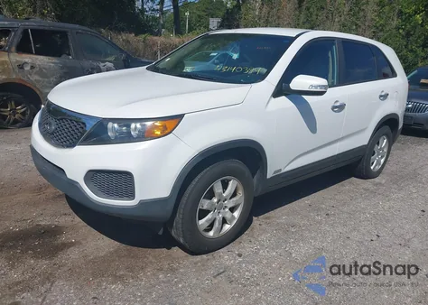 2013 Kia Sorento Lx z USA, uszkodzony, nr VIN 5XYKTCA61DG322344